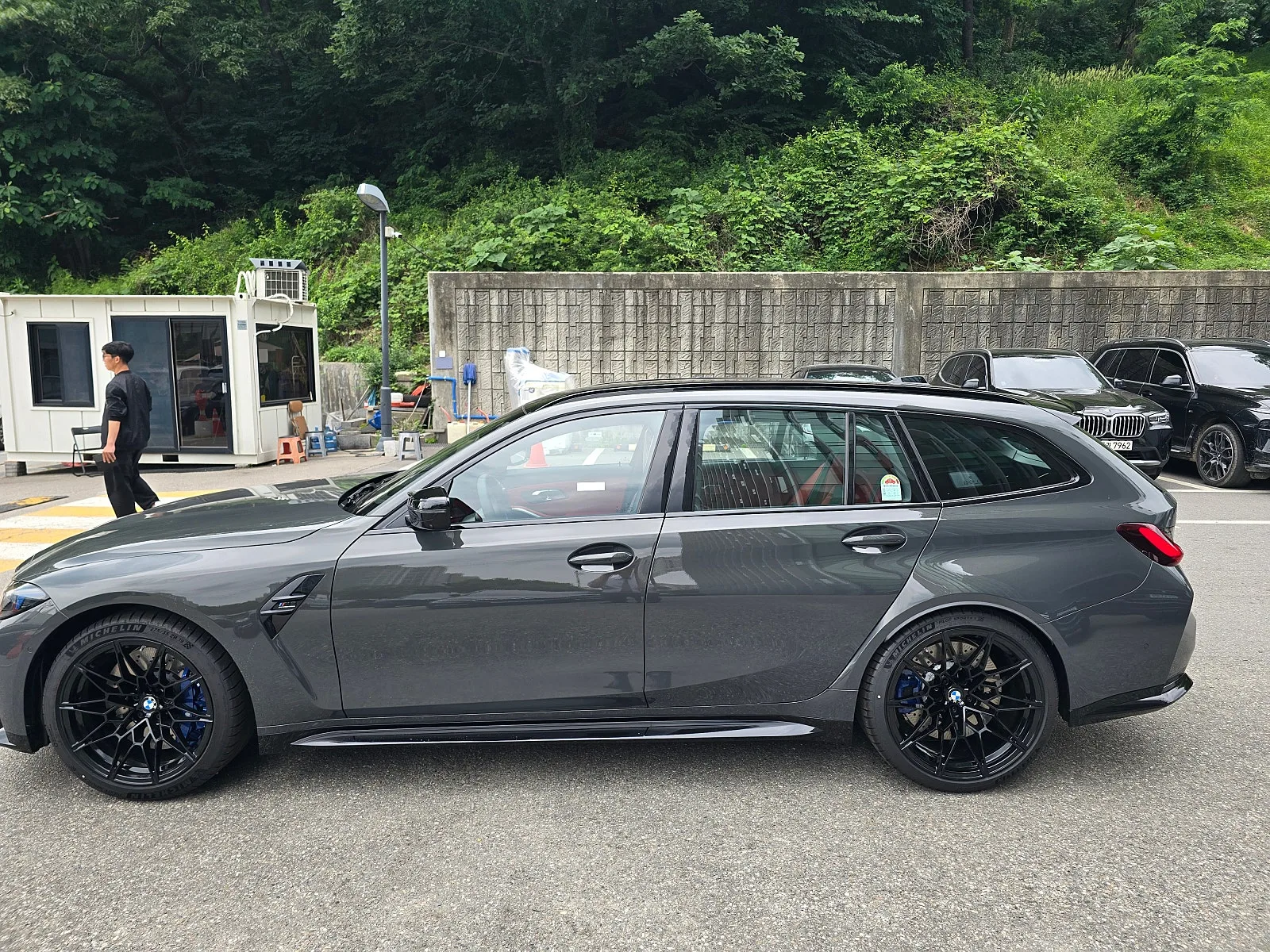 BMW M3 컴페티션 투어링 2026 건메탈 사진 7