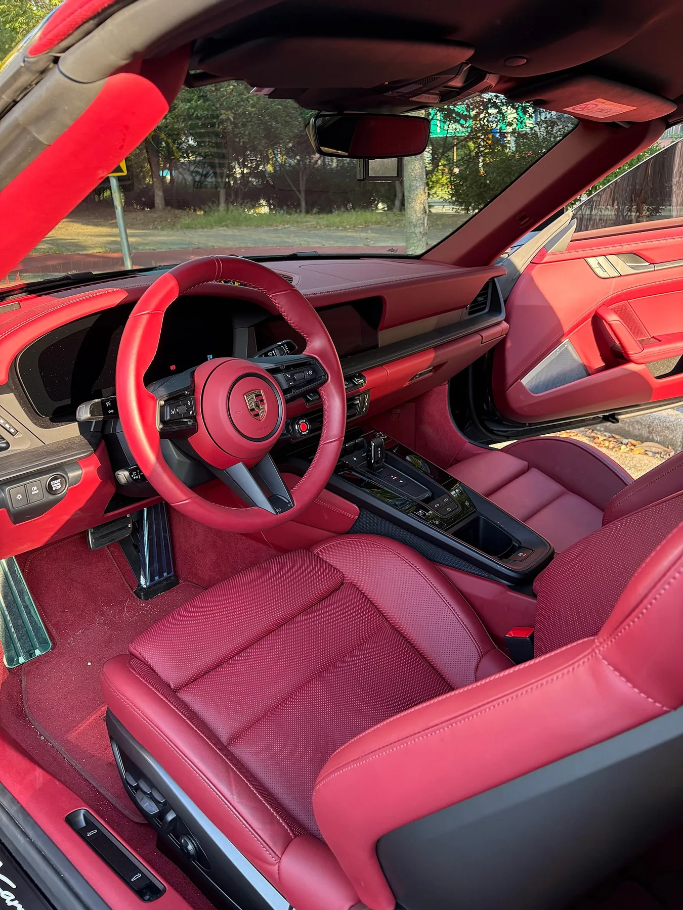 포르쉐 992.2 GTS 카브리올레 2025 블랙 사진 6