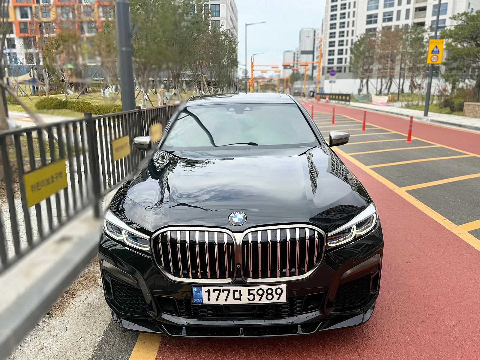 BMW 7시리즈 M760Li 2017 건메탈 사진 2