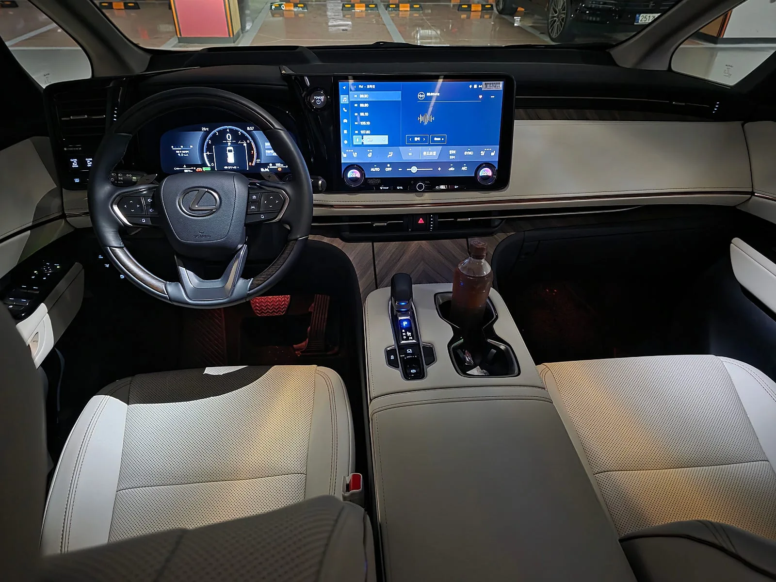 렉서스 LM500h Executive 2025 화이트 사진 5