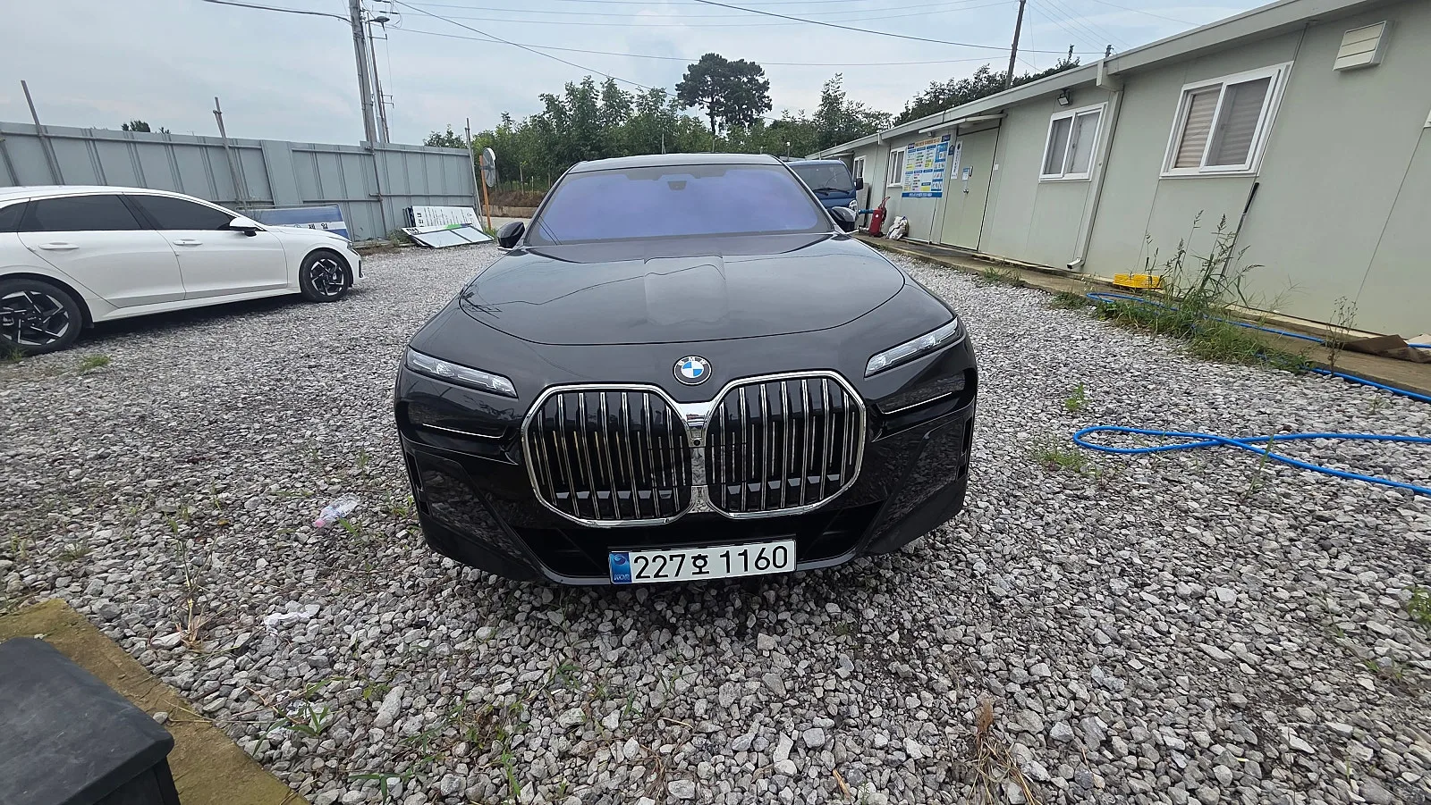 BMW 740i 리미티드 2026 블랙 사진 1