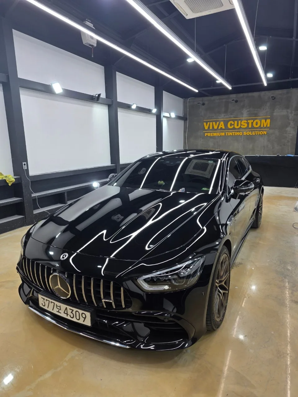 벤츠 AMG GT43 2023 블랙 사진 5