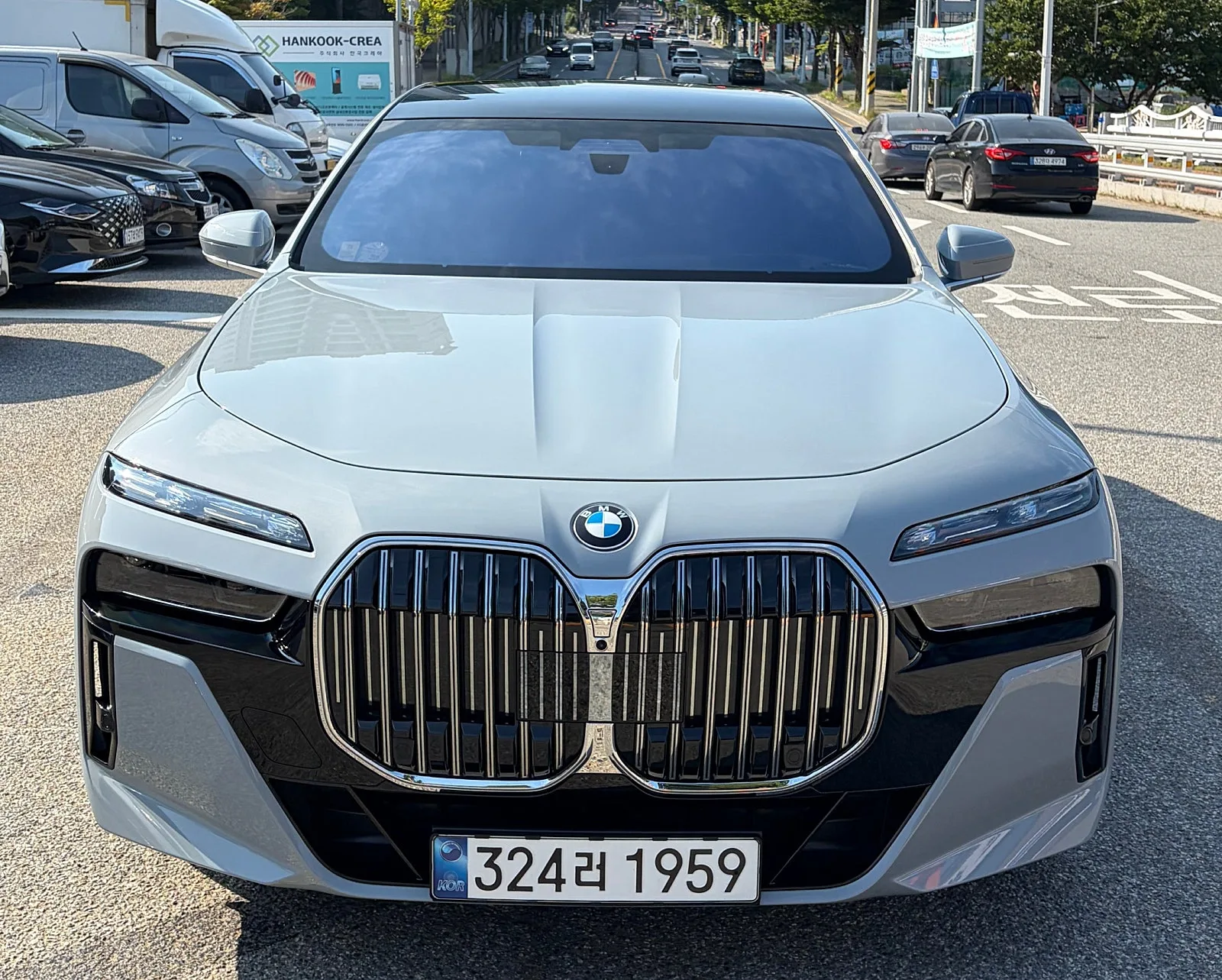 BMW 740i xDrive M스포츠 2024 브룩클린 그레이 사진 1