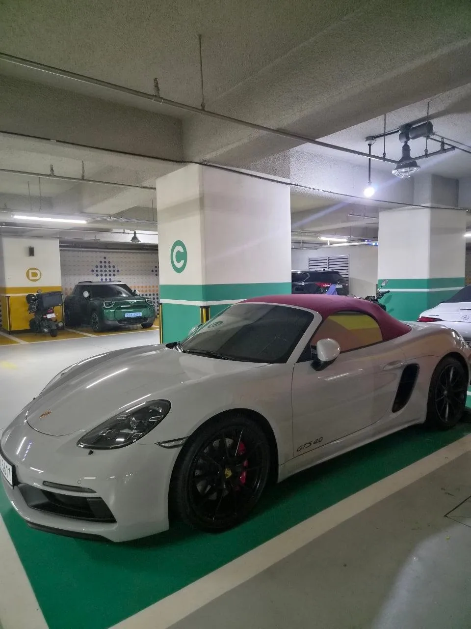 포르쉐 718 박스터 GTS 4.0 2023 화이트 사진 2
