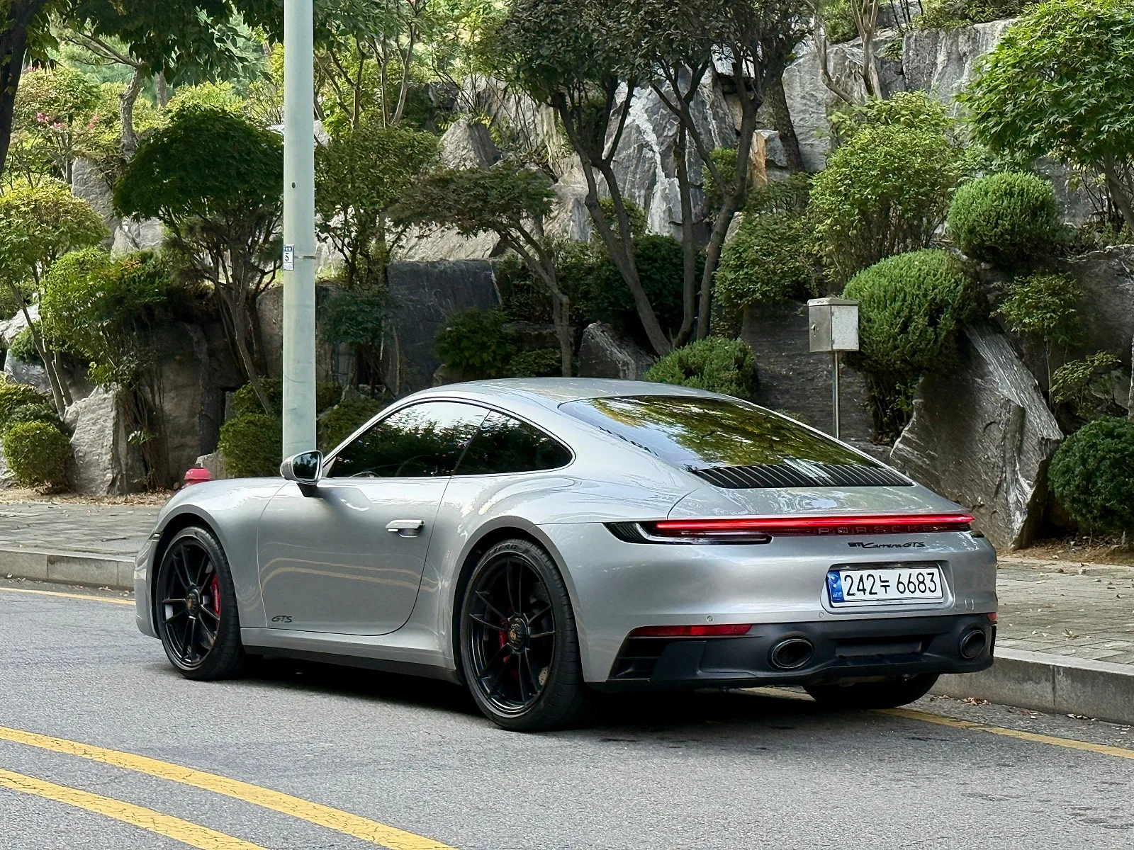 포르쉐 911 카레라 GTS 2023 실버 사진 3
