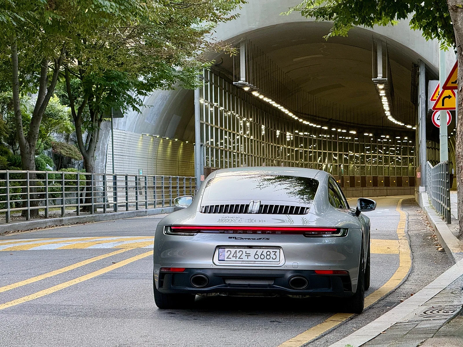 포르쉐 911 카레라 GTS 2023 실버 사진 6