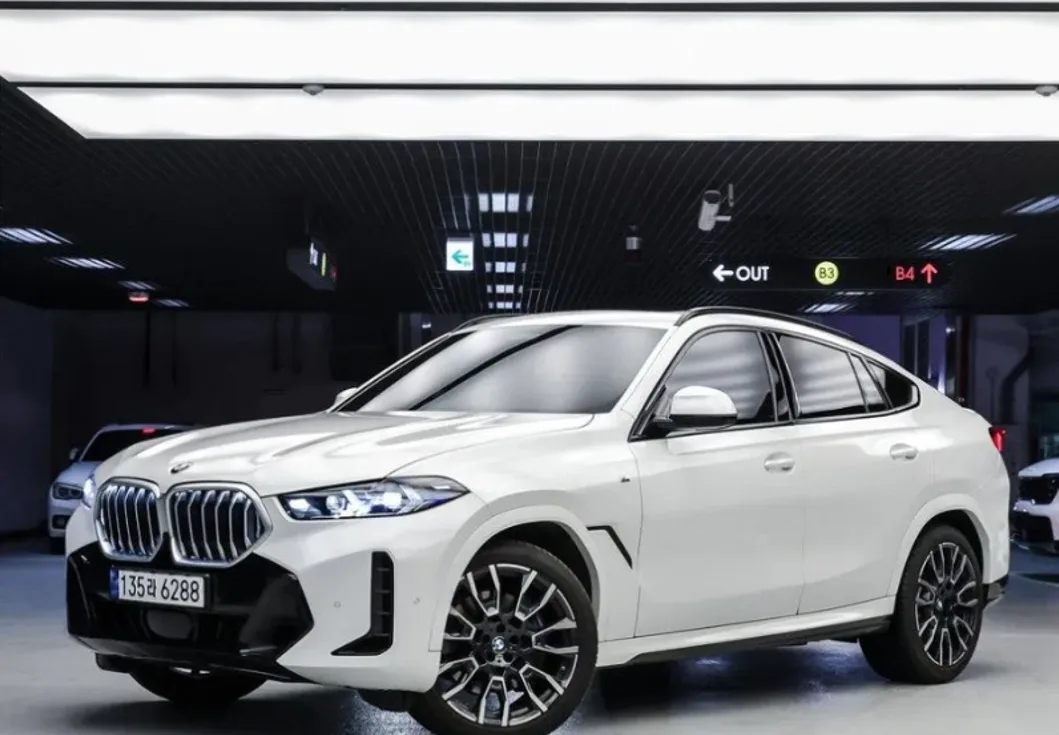 BMW X6 M40i xDrive 2024 흰색 사진 3