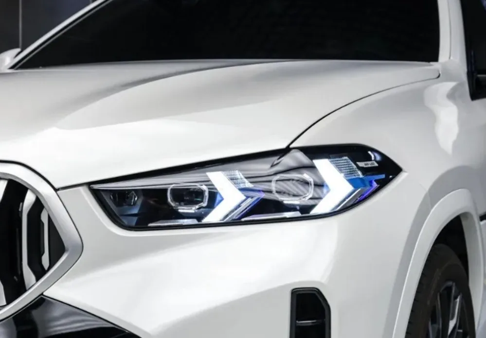 BMW X6 M40i xDrive 2024 흰색 사진 4