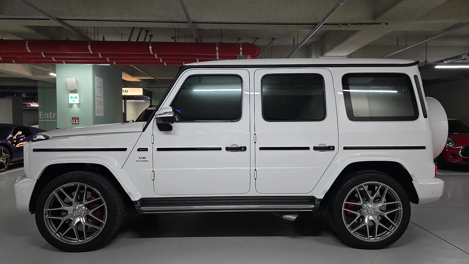 벤츠 G63 AMG 메뉴팩쳐 2024 오펄라이트 화이트 사진 4