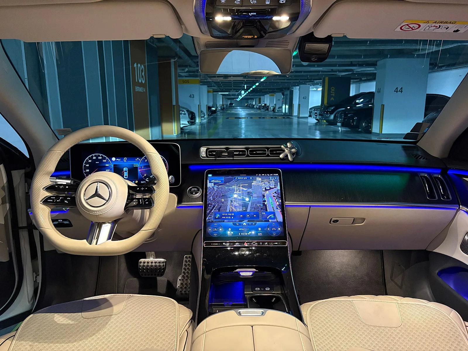 벤츠 S클래스 S400d 2022 다이아몬드 화이트 사진 4