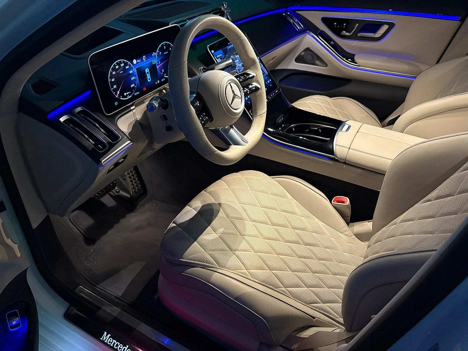 벤츠 S클래스 S400d 2022 다이아몬드 화이트 사진 5
