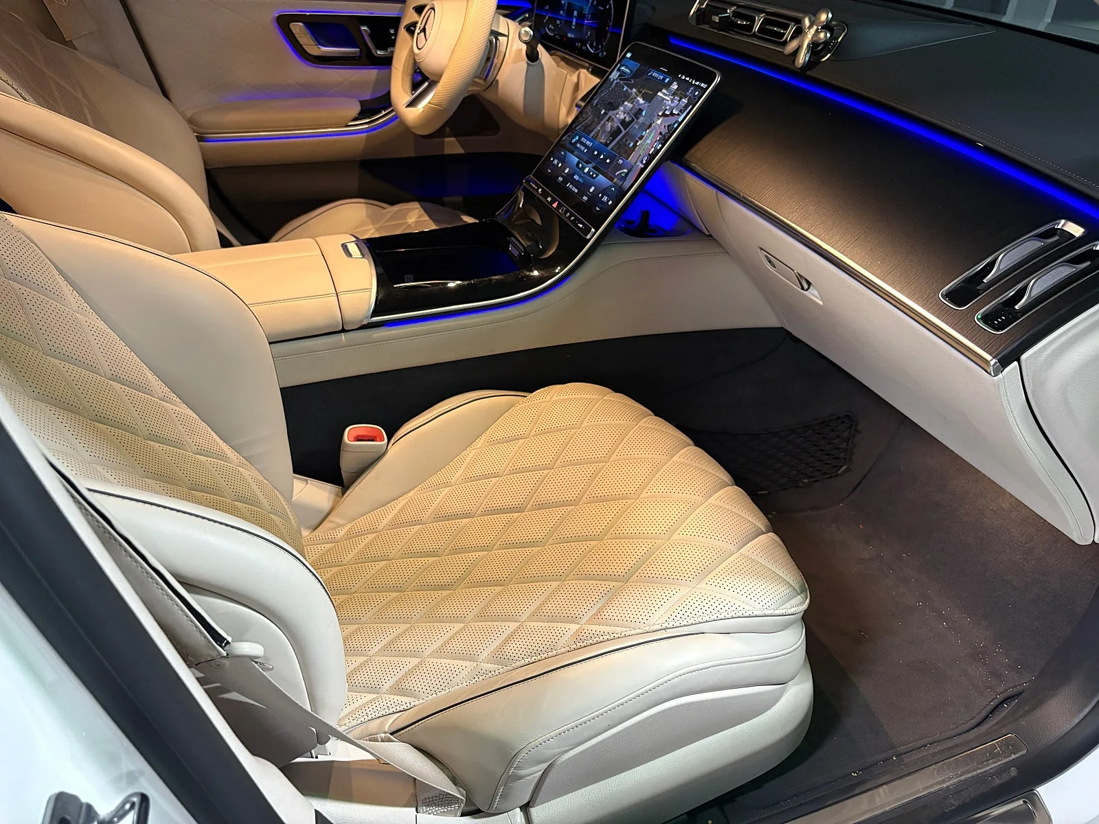 벤츠 S클래스 S400d 2022 다이아몬드 화이트 사진 8