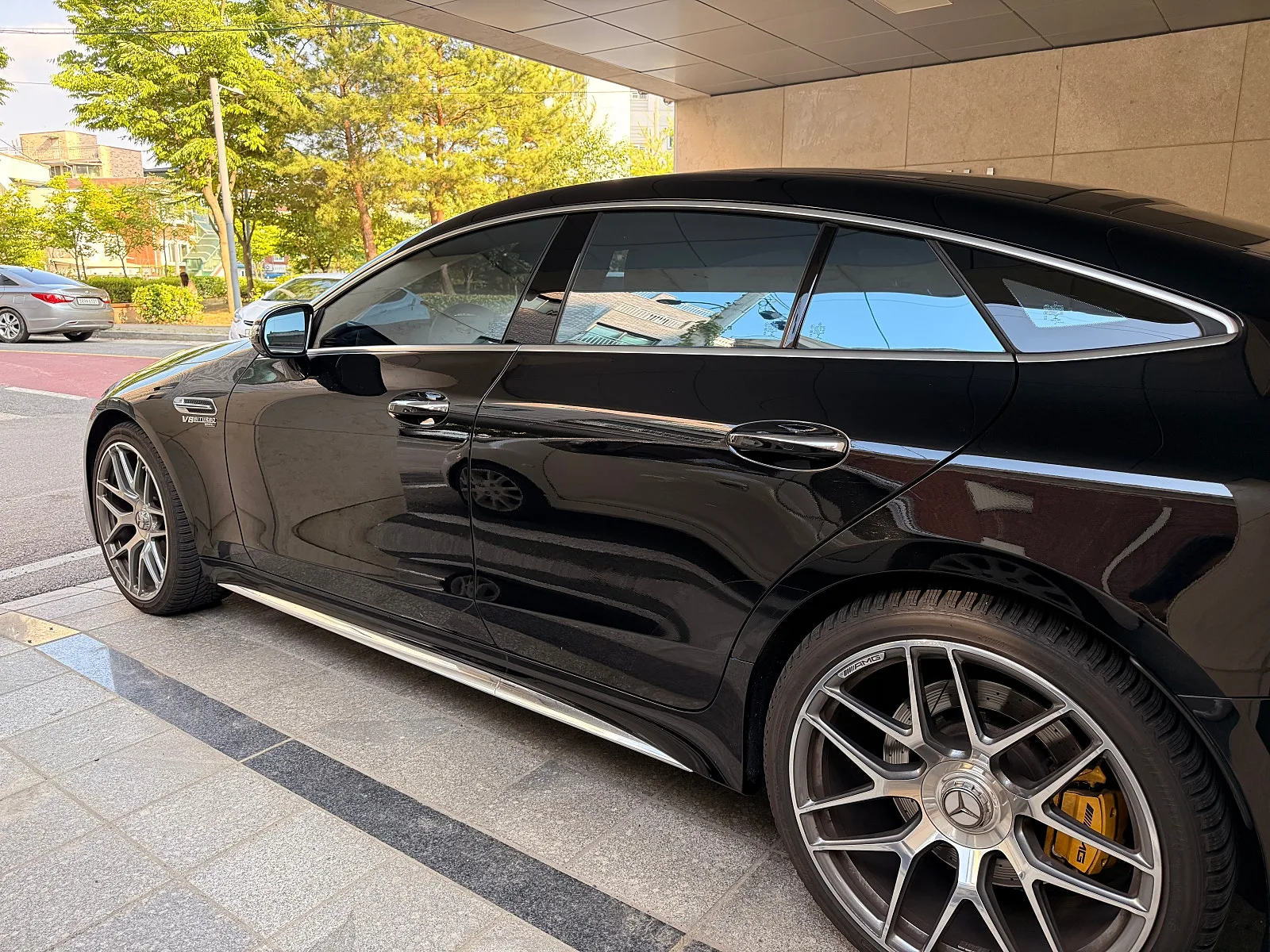벤츠 AMG GT43 4MATIC+ 다이나믹 2023 블랙 사진 8