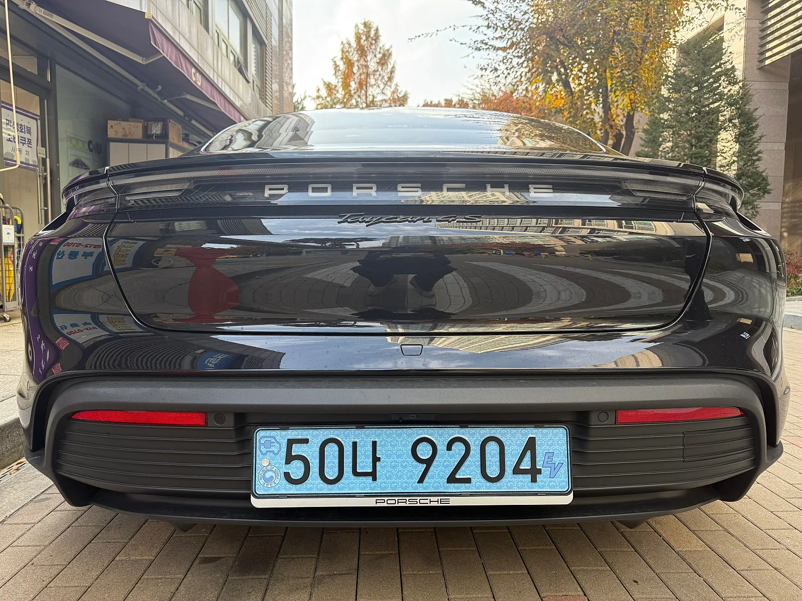포르쉐 타이칸 4S 2024 젯블랙 사진 7