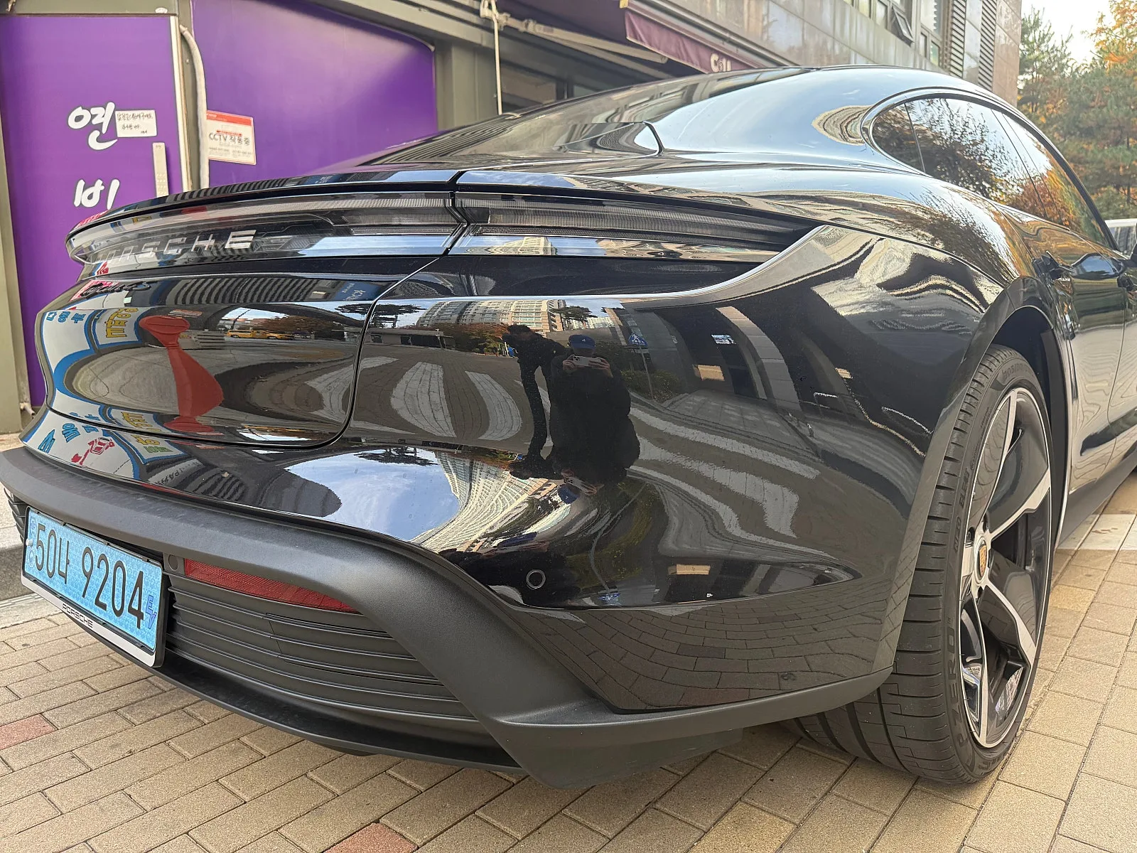 포르쉐 타이칸 4S 2024 젯블랙 사진 8