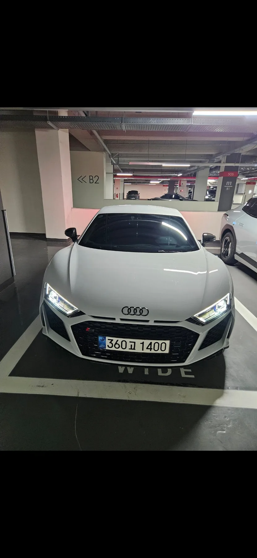 아우디 R8 V10 퍼포먼스 2021 화이트 사진 2