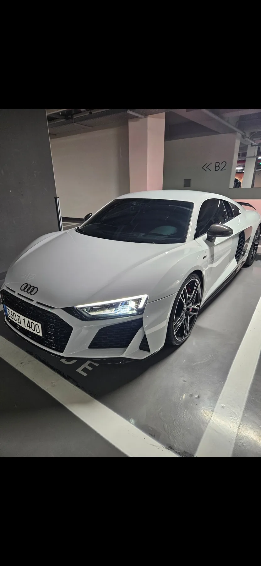 아우디 R8 V10 퍼포먼스 2021 화이트 사진 4