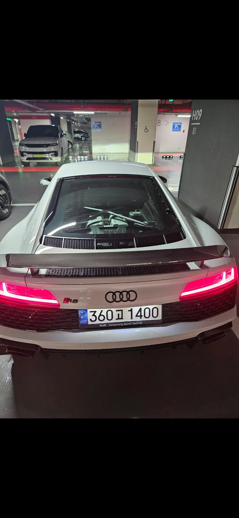 아우디 R8 V10 퍼포먼스 2021 화이트 사진 6
