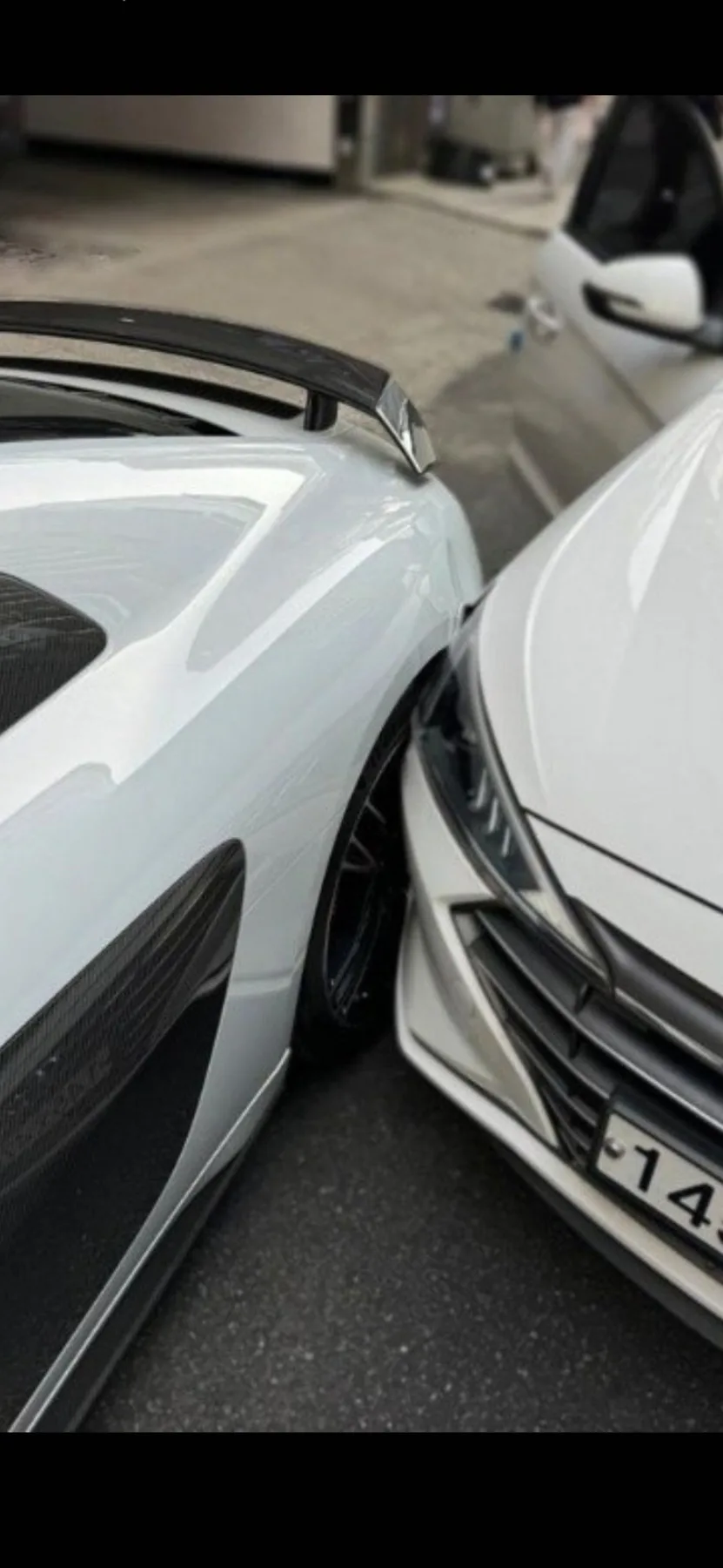 아우디 R8 V10 퍼포먼스 2021 화이트 사진 8