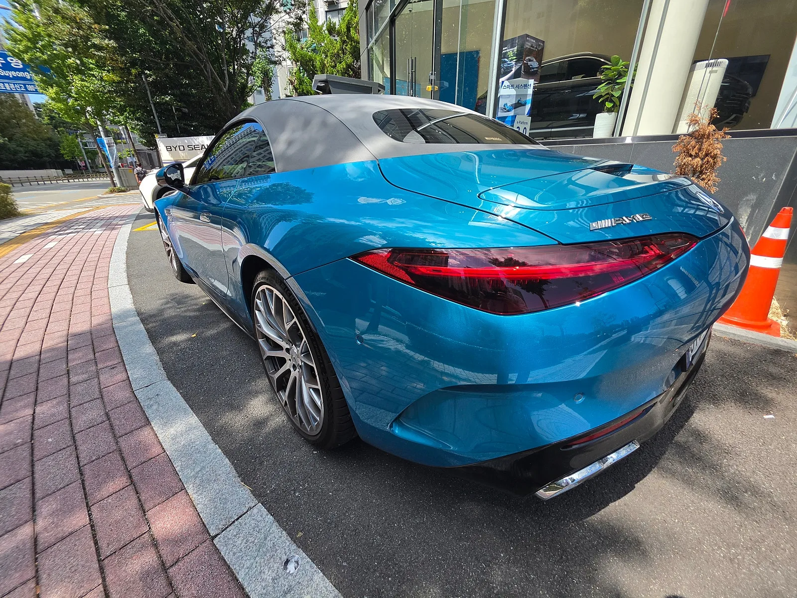 벤츠 SL 63 AMG 2023 하이퍼블루 사진 7