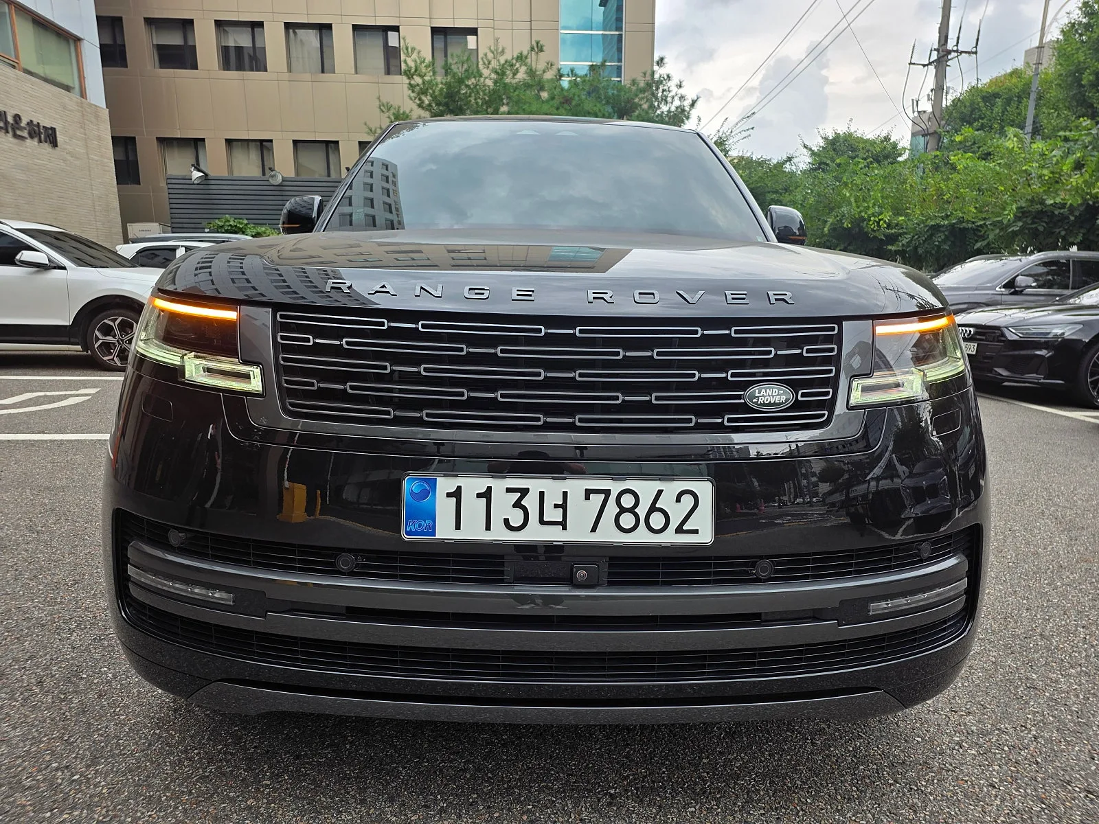 랜드로버 레인지로버 P530 AB LWB 2024 블랙 사진 3