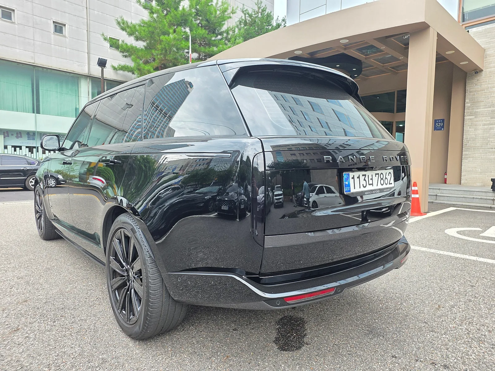 랜드로버 레인지로버 P530 AB LWB 2024 블랙 사진 5