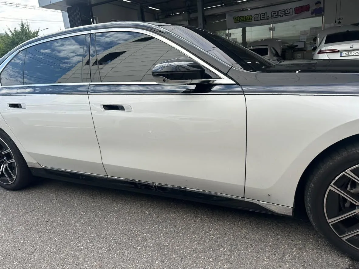 BMW 740d M스포츠 2026 블랙 사진 3