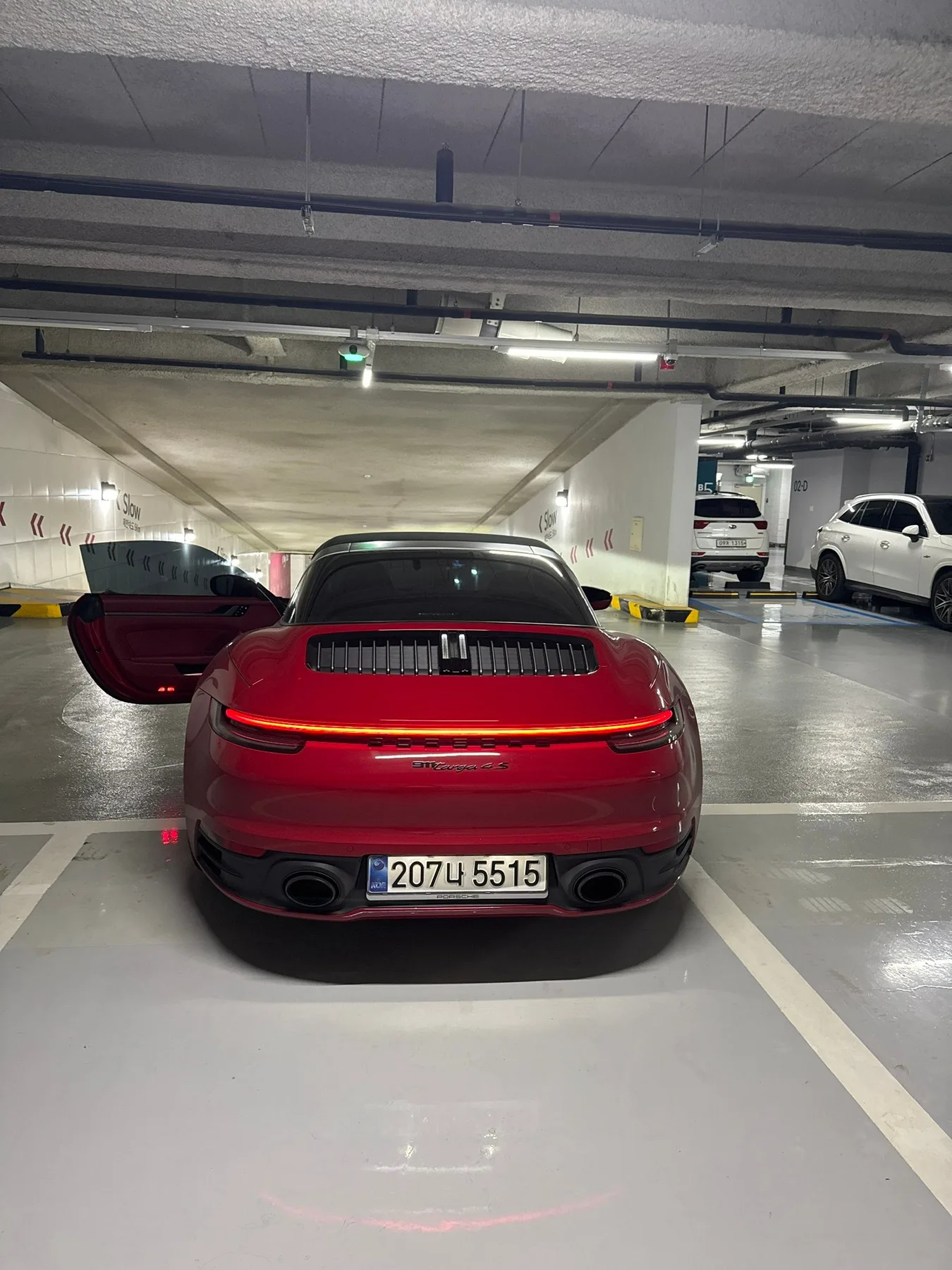 포르쉐 911 Targa 4S 2024 버건디 사진 4