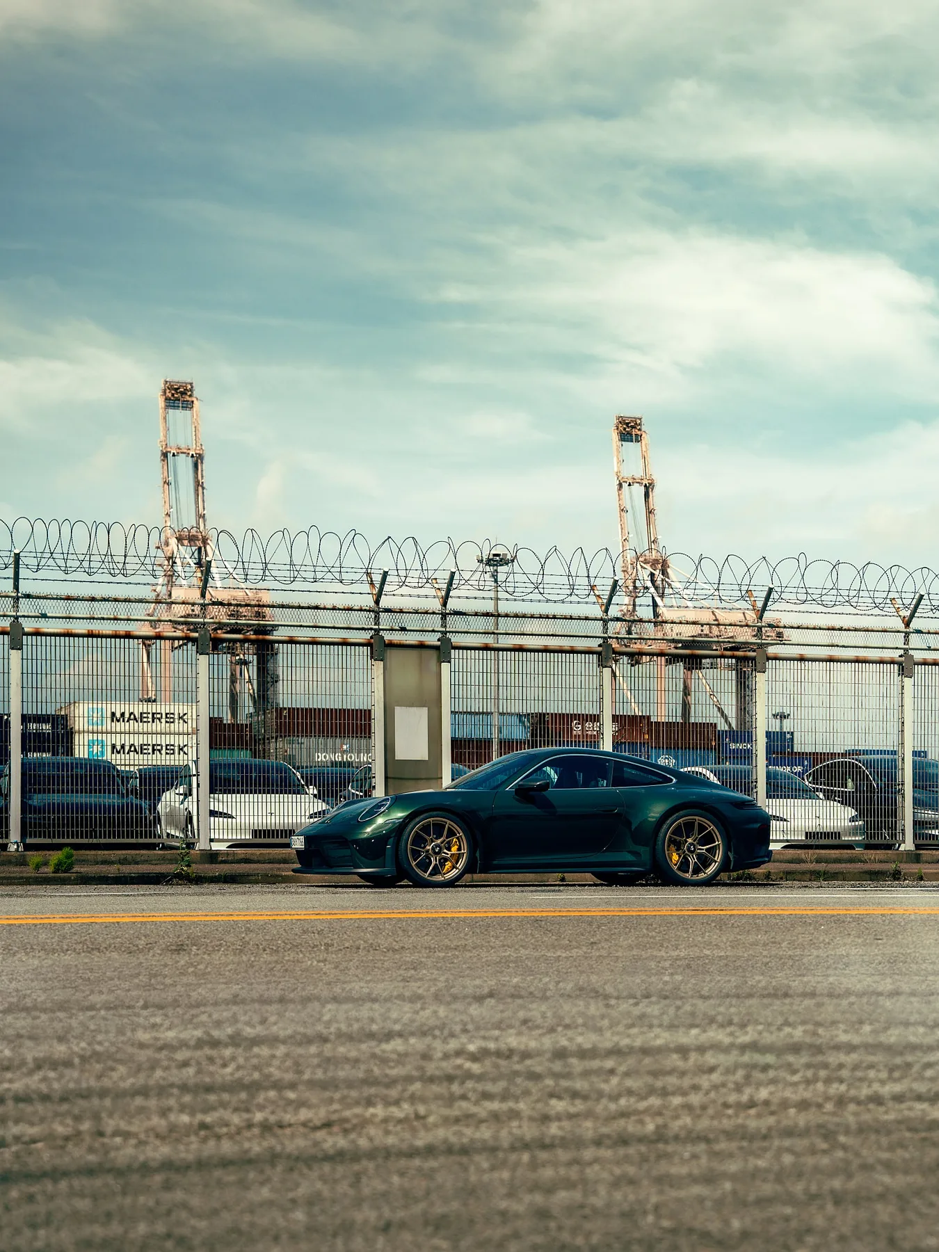 포르쉐 911 GT3 투어링 2026 네이비 사진 3