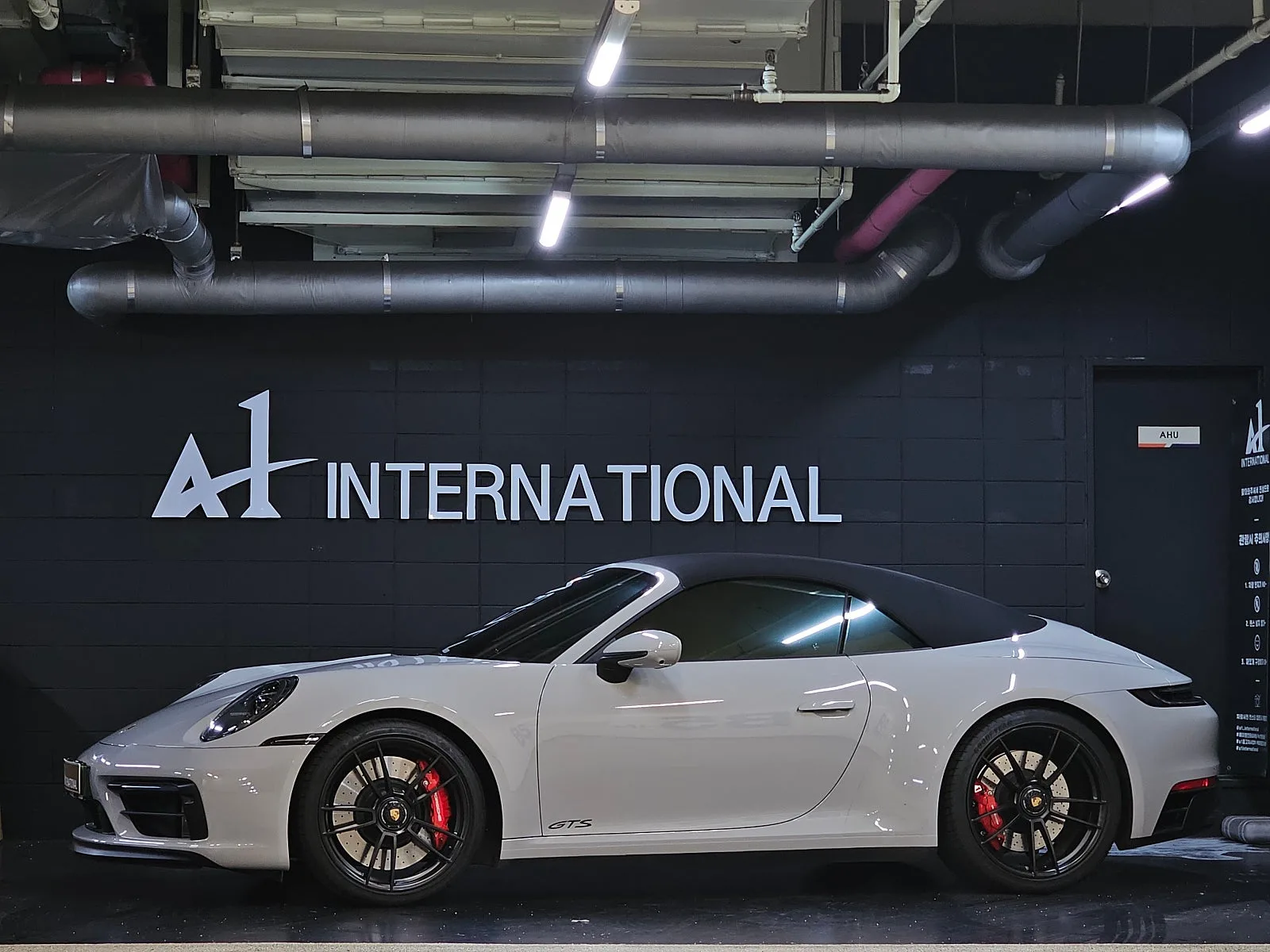 포르쉐 911 카레라 4 GTS 카브리올레 2024 크레용 사진 3