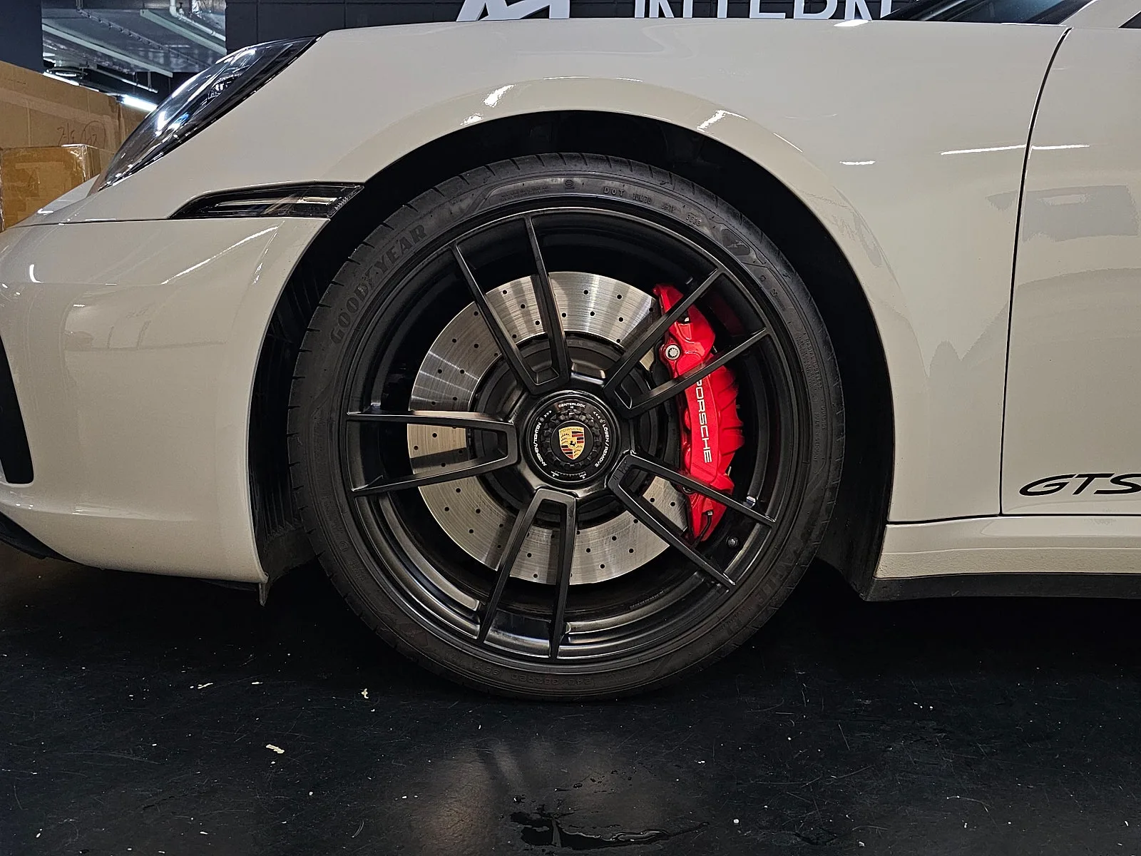 포르쉐 911 카레라 4 GTS 카브리올레 2024 크레용 사진 6