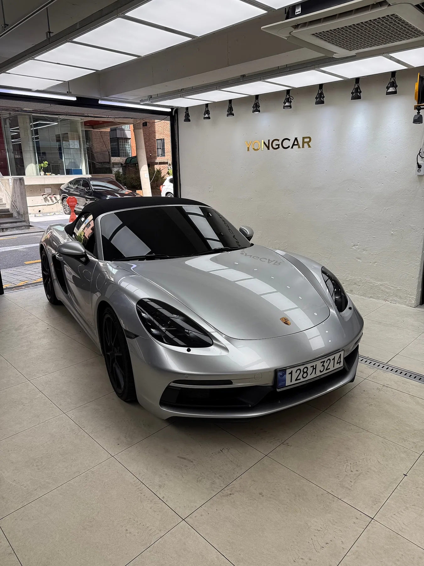 포르쉐 718 박스터 4.0 GT 2023 크래용 실버 사진 1