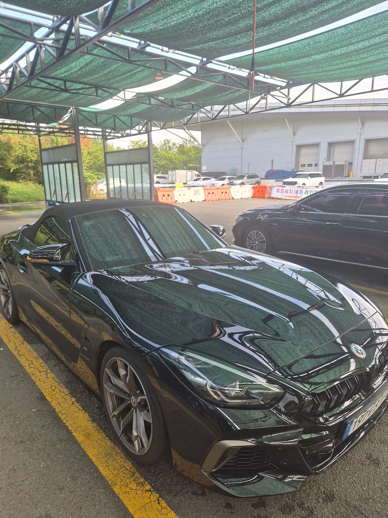 BMW Z4 M40i 2022 블랙 사진 3