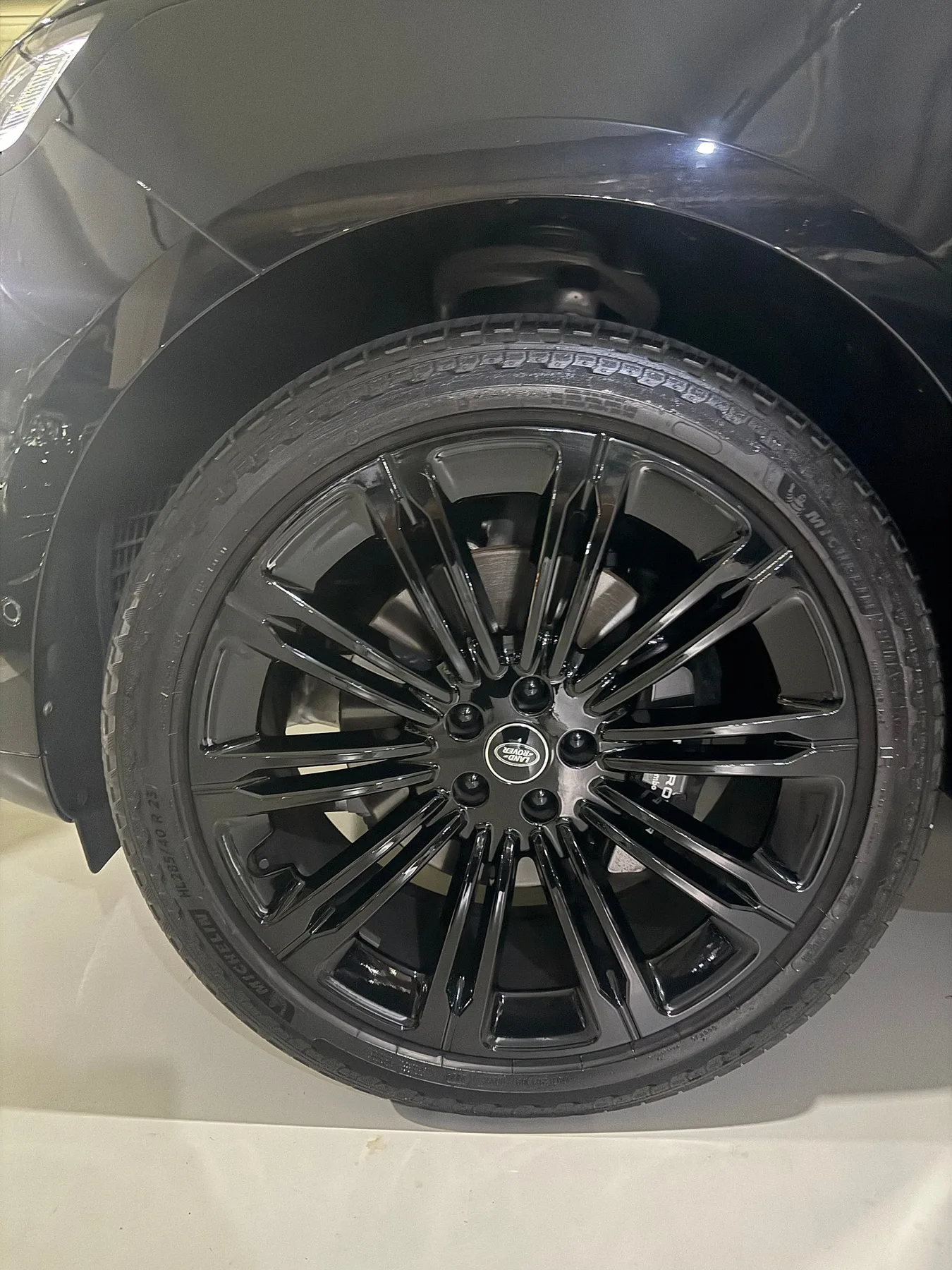 랜드로버 레인지로버 350D LWB 2025 블랙 사진 5