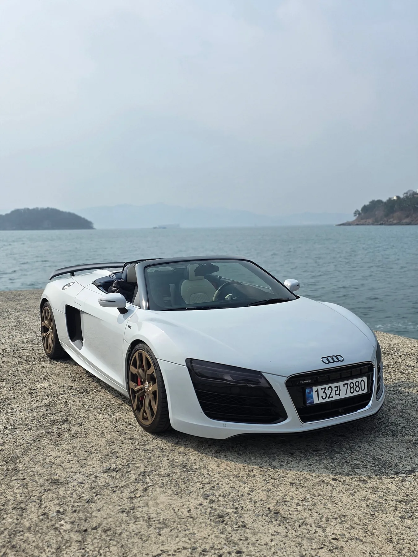 아우디 R8 스파이더 2013 화이트 사진 3