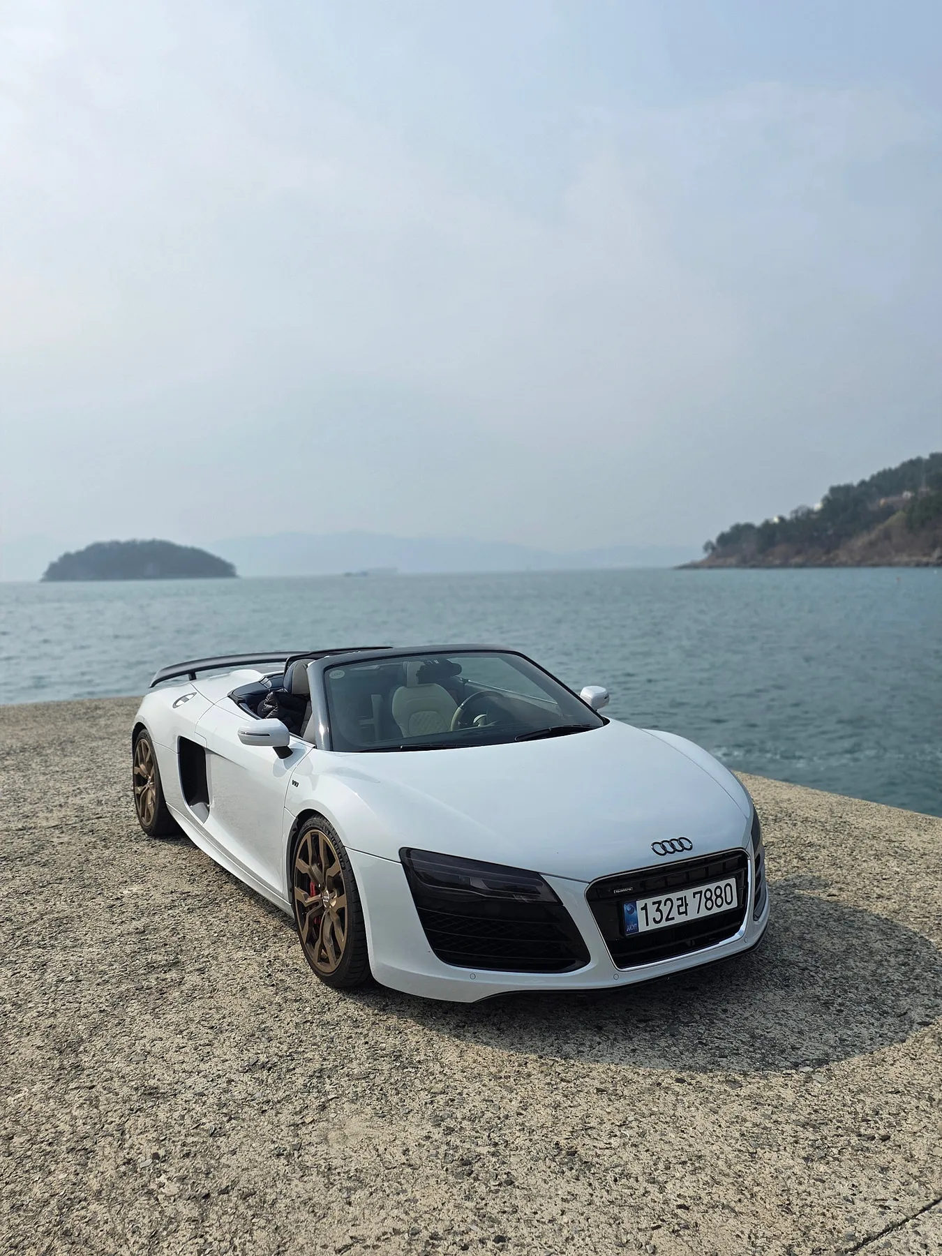 아우디 R8 스파이더 2013 화이트 사진 4