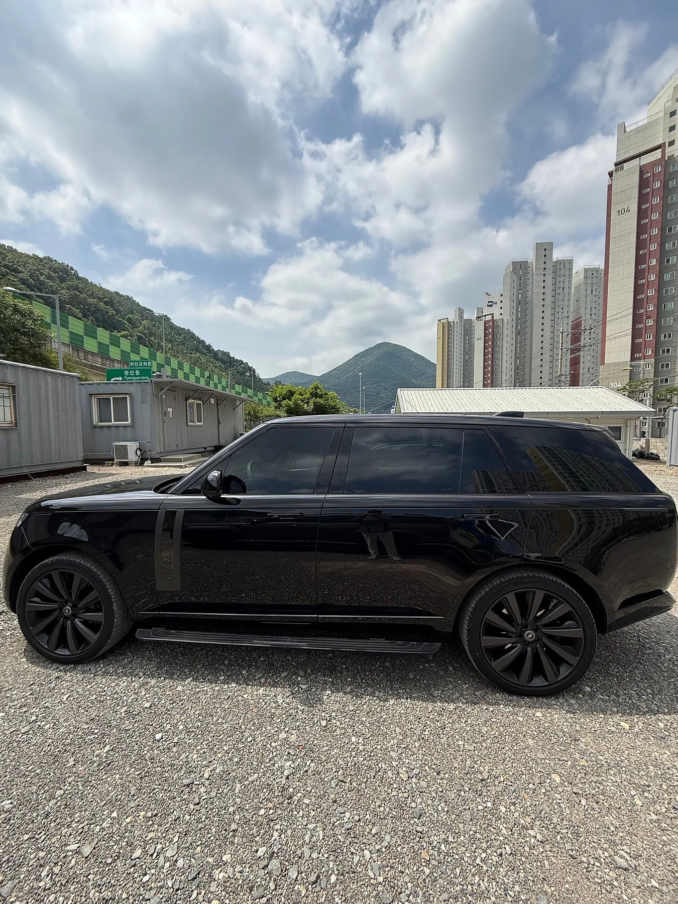 랜드로버 더 뉴 레인지로버 P615 SV LWB 2024 블랙 사진 2