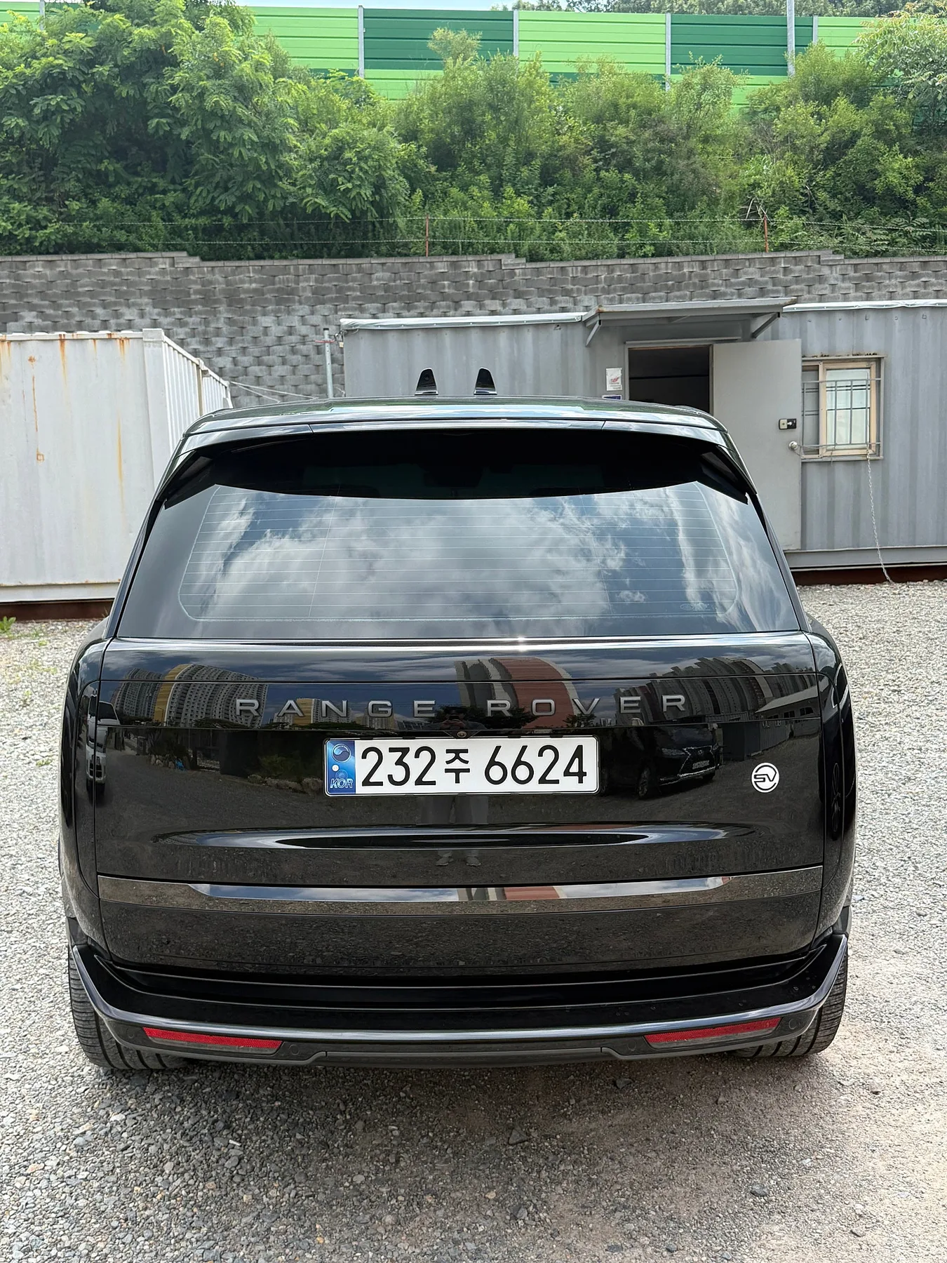 랜드로버 더 뉴 레인지로버 P615 SV LWB 2024 블랙 사진 3