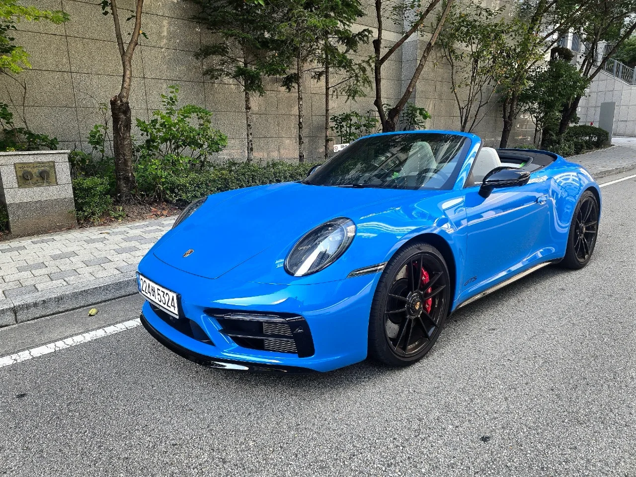 포르쉐 992.1 GTS 카브리올레 2022 블루 사진 4