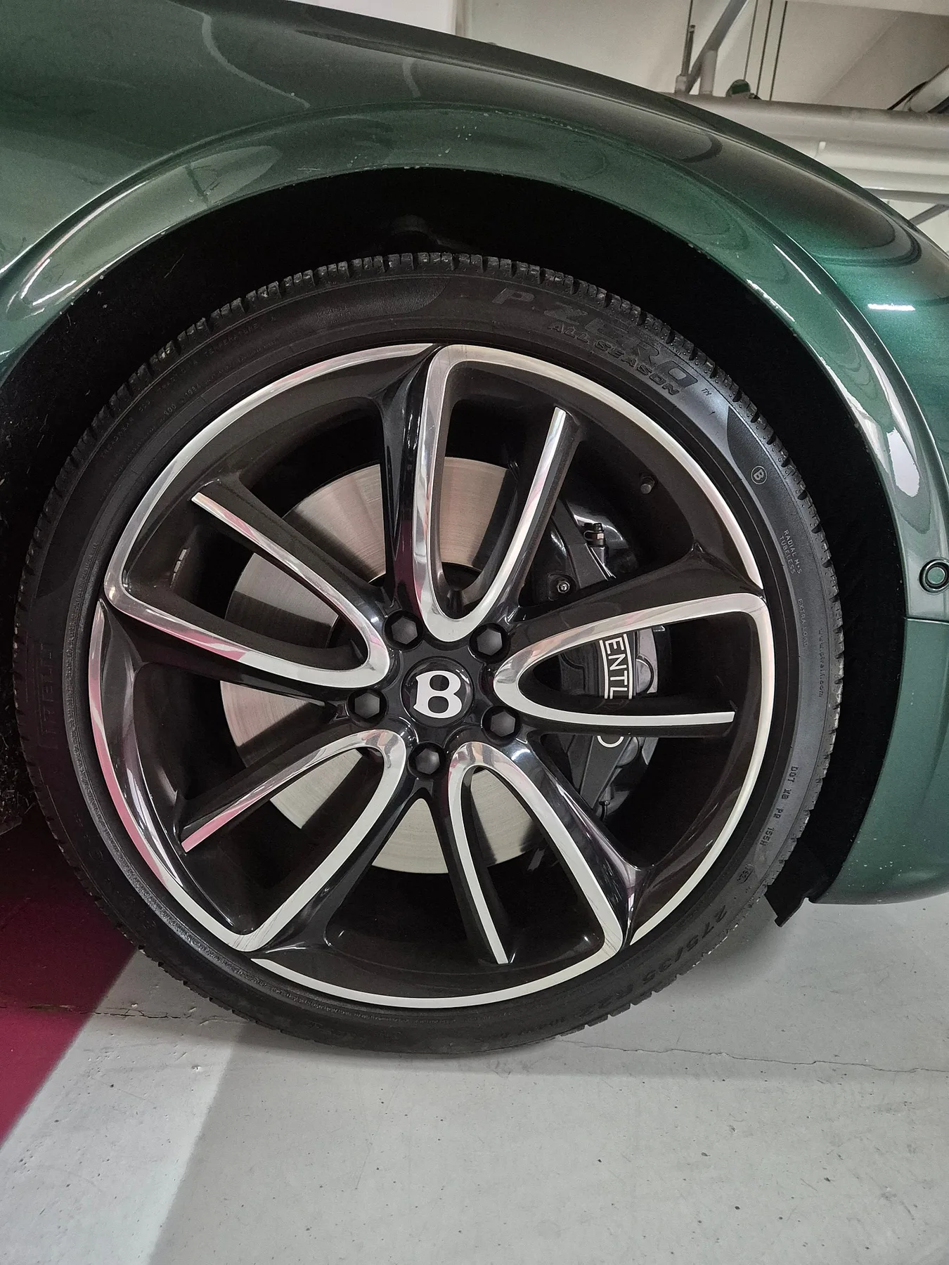 벤틀리 컨티넨탈 GT V8 2022 청록 사진 3