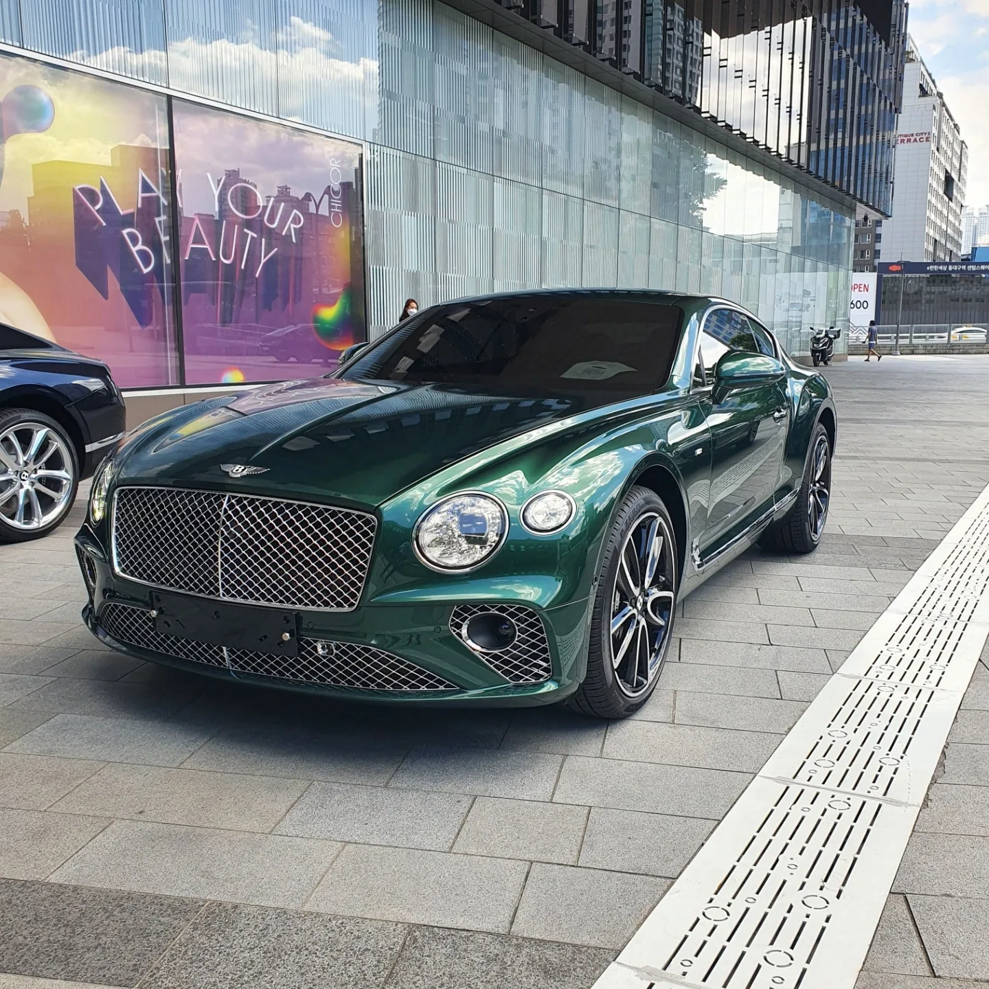 벤틀리 컨티넨탈 GT V8 2022 청록 사진 6