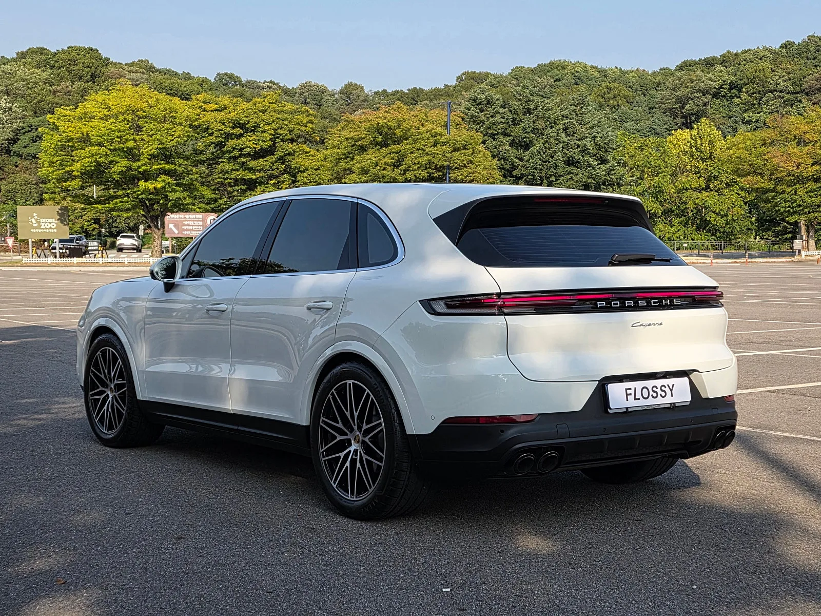 포르쉐 카이엔 노멀 F/L 2024 화이트 사진 1