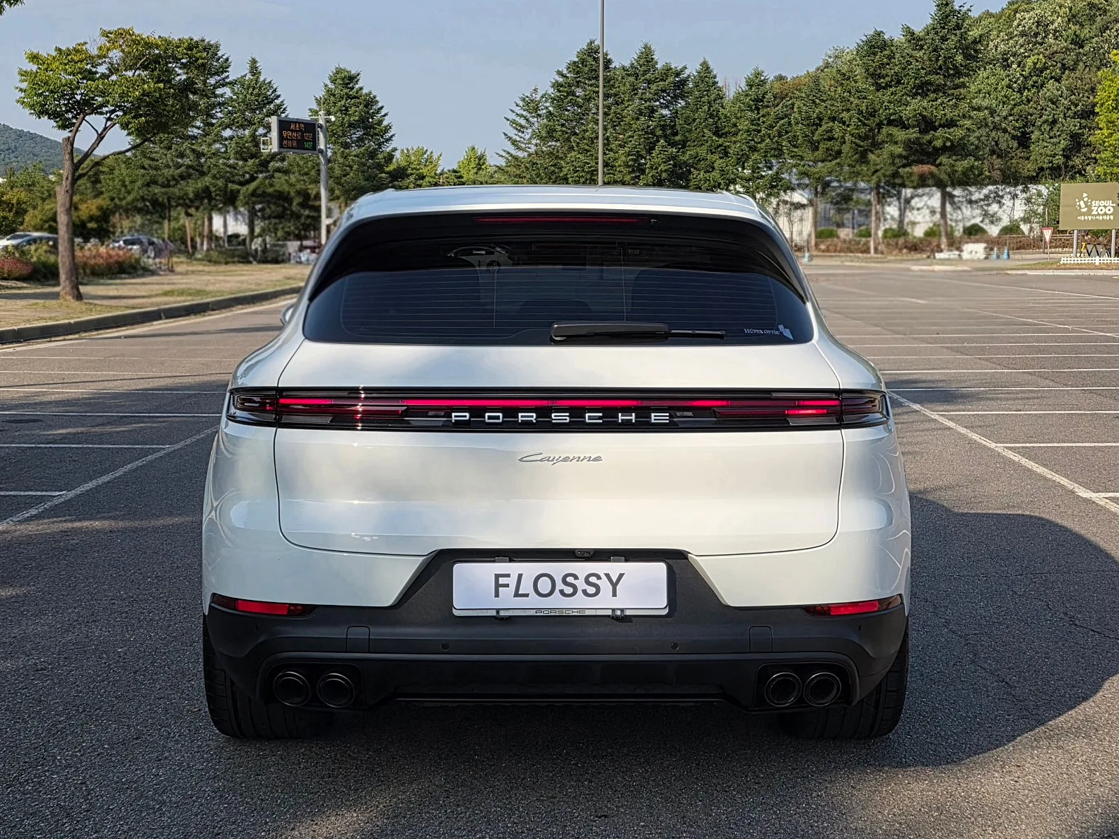포르쉐 카이엔 노멀 F/L 2024 화이트 사진 2