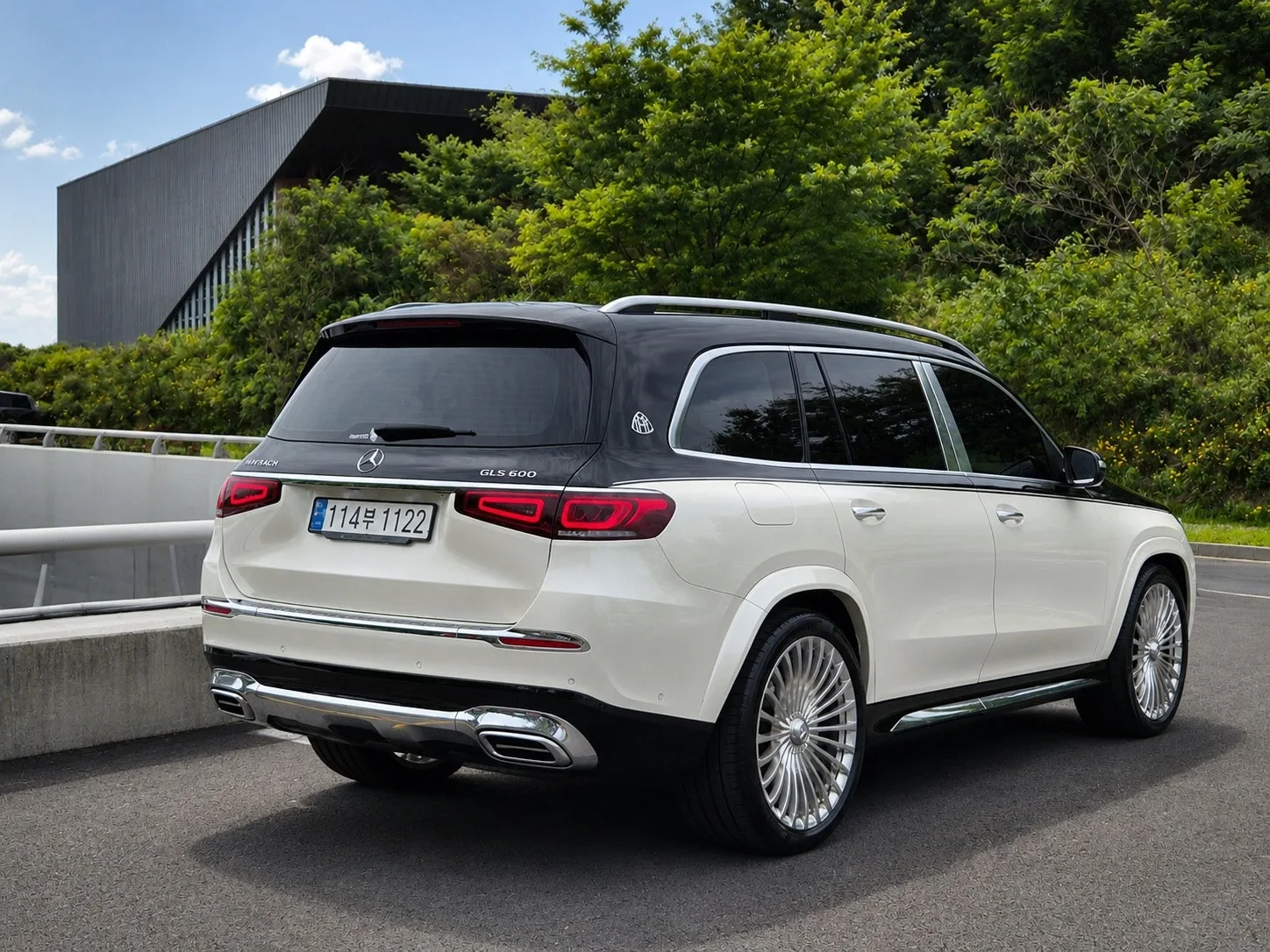벤츠 마이바흐 GLS600 4MATIC 2022 화이트 사진 4