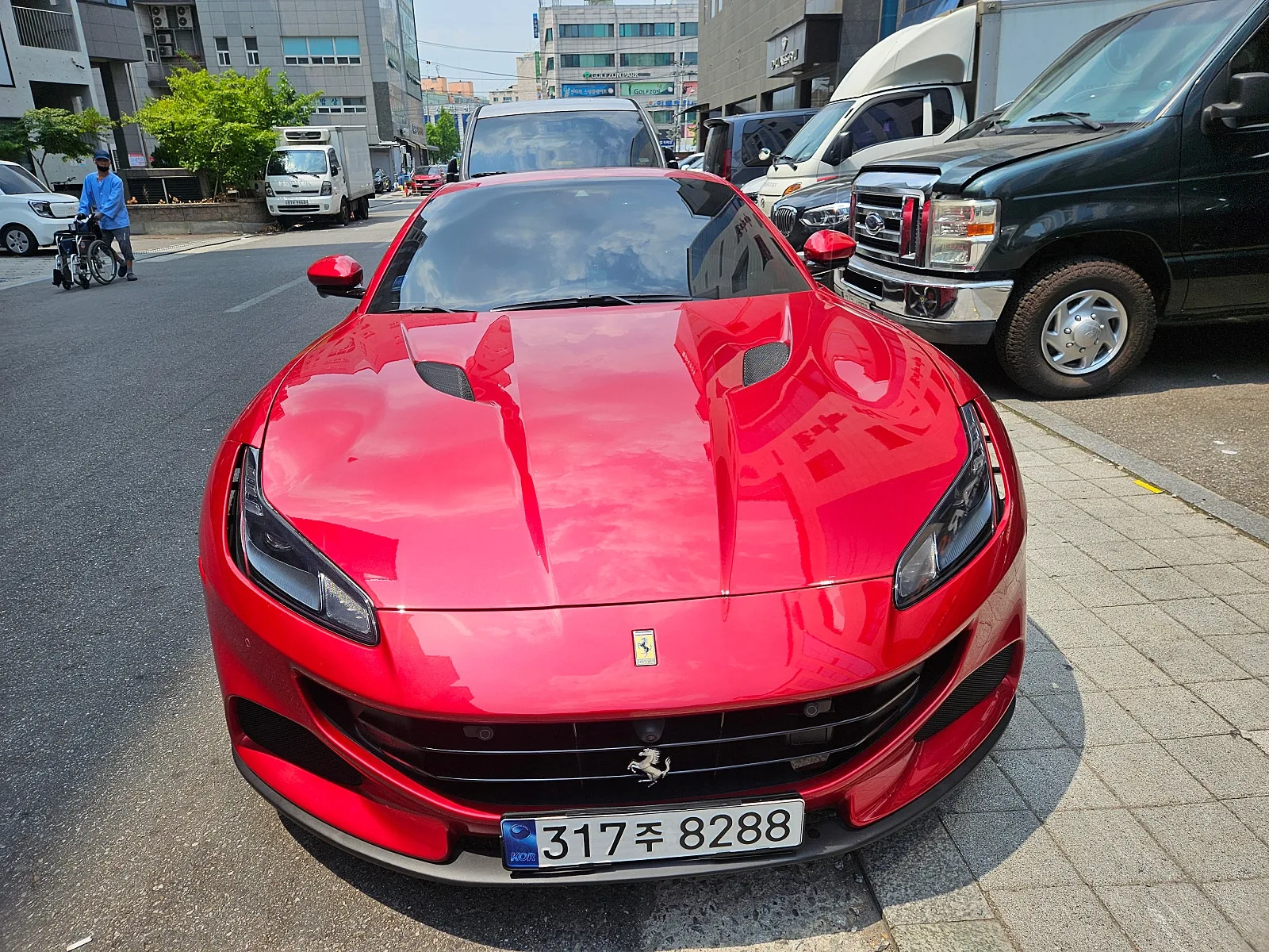 페라리 포르토피노M 2023 레드 사진 1