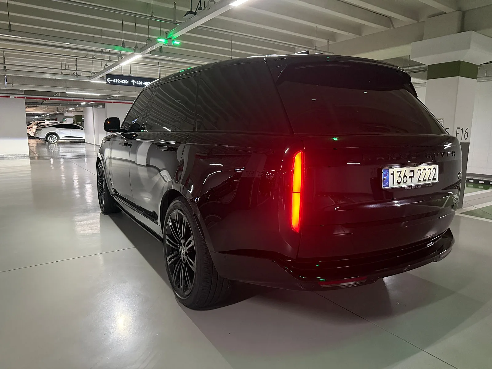 랜드로버 P530LWB 2023 블랙 사진 4