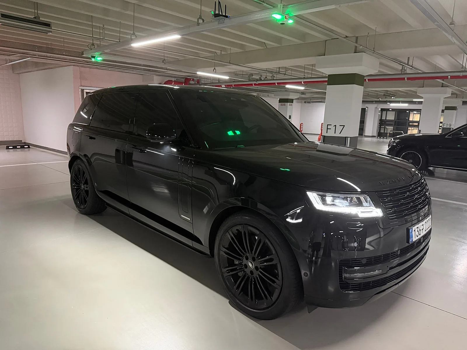 랜드로버 P530LWB 2023 블랙 사진 7