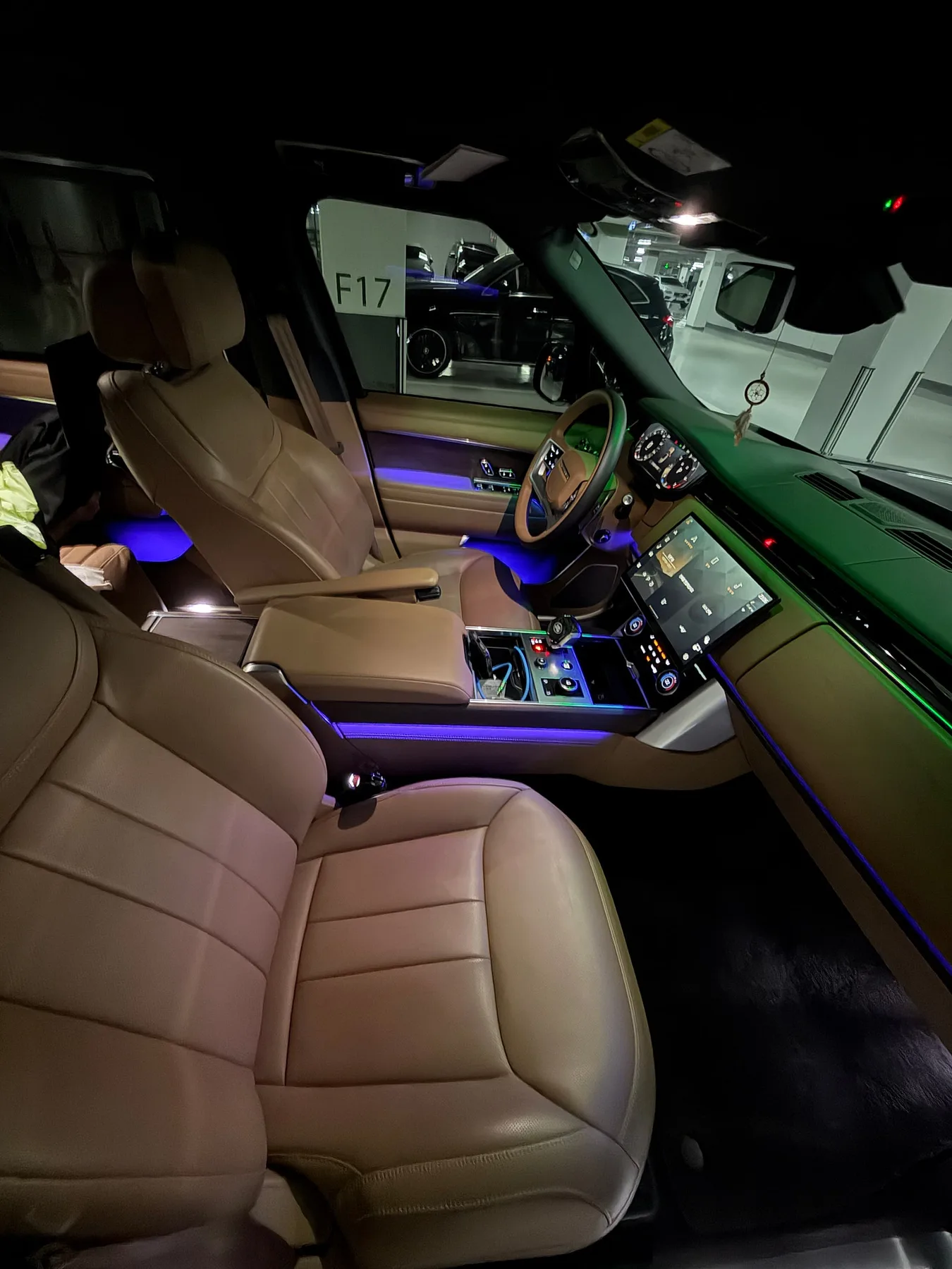 랜드로버 P530LWB 2023 블랙 사진 8