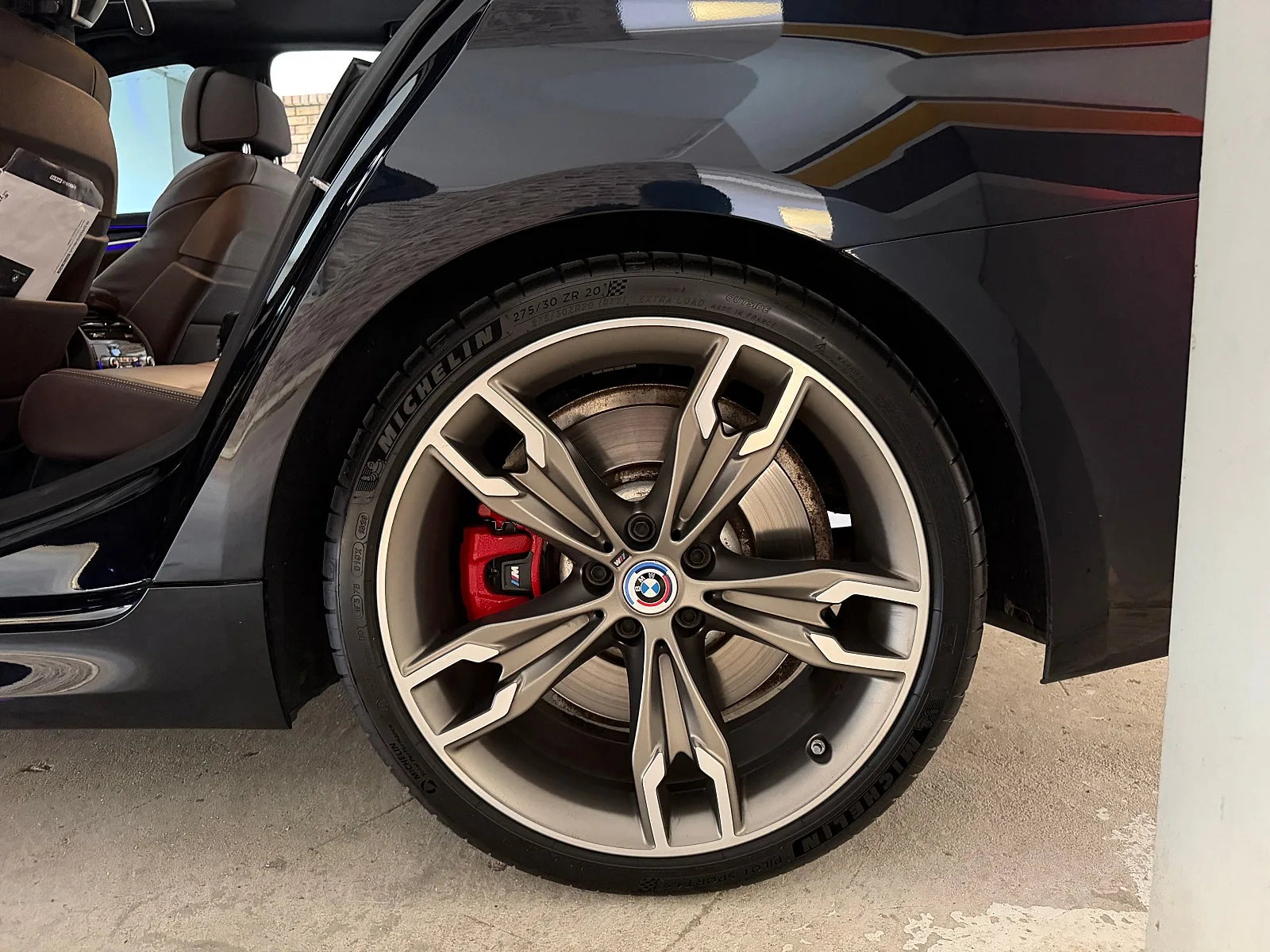 BMW M550i 2023 블랙 사진 7
