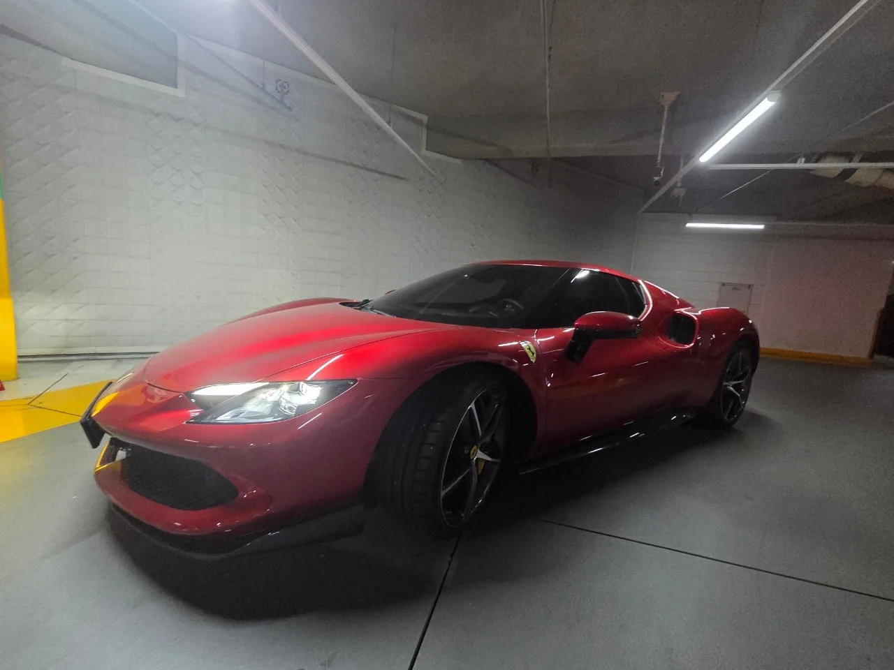 페라리 296GTB 2023 빨강 사진 3